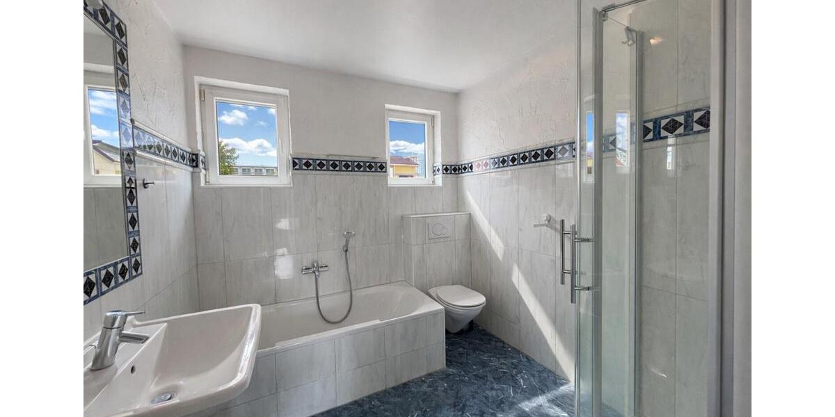 Reihenhaus Bad Vilbel - 5 Zimmer, 177 m&sup2;, 2.700&euro; | Angebot:25862446