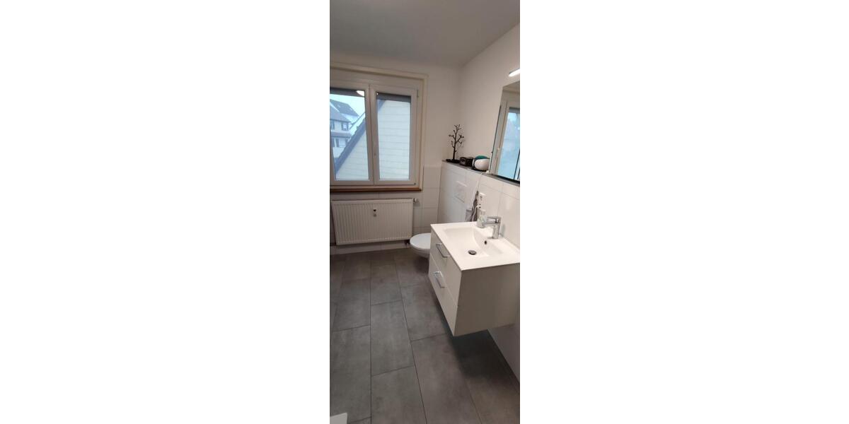 Dachgeschoßwohnung Sachsenheim - 3 Zimmer, 83 m&sup2;, 900&euro; | Angebot:26665997