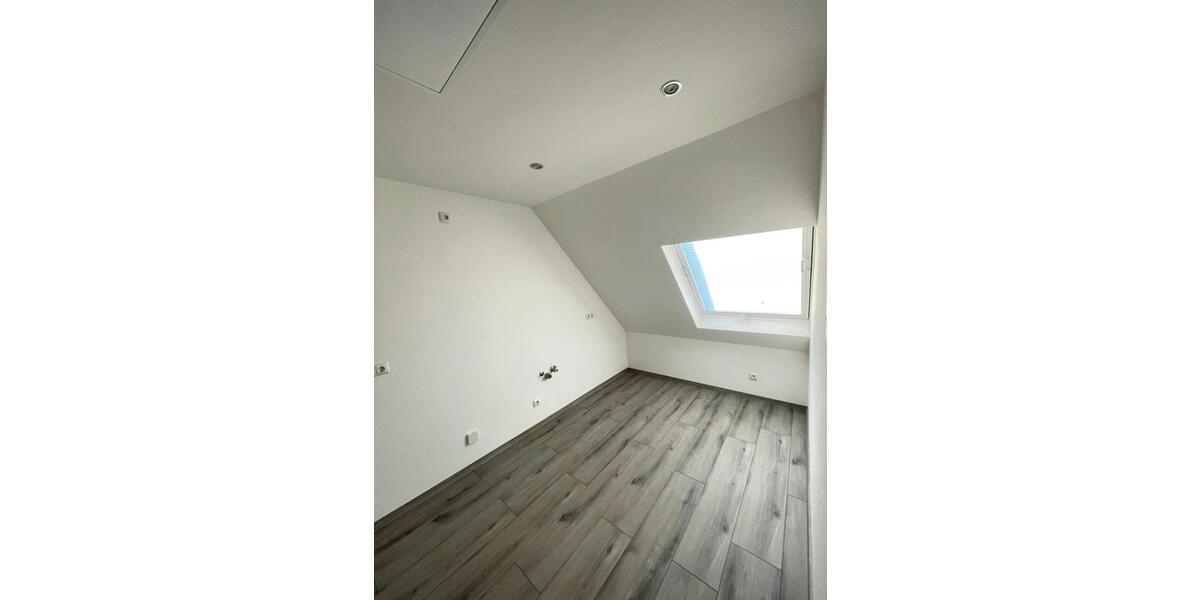 Dachgeschoßwohnung Hückelhoven - 2 Zimmer, 42 m&sup2;, 575&euro; | Angebot:26271493