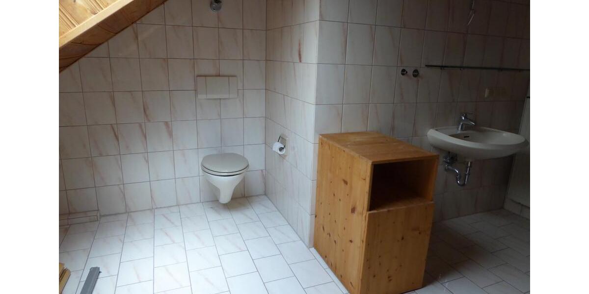 Dachgeschoßwohnung Mainz Laubenheim - 3 Zimmer, 100 m&sup2;, 1.300&euro; | Angebot:25619947