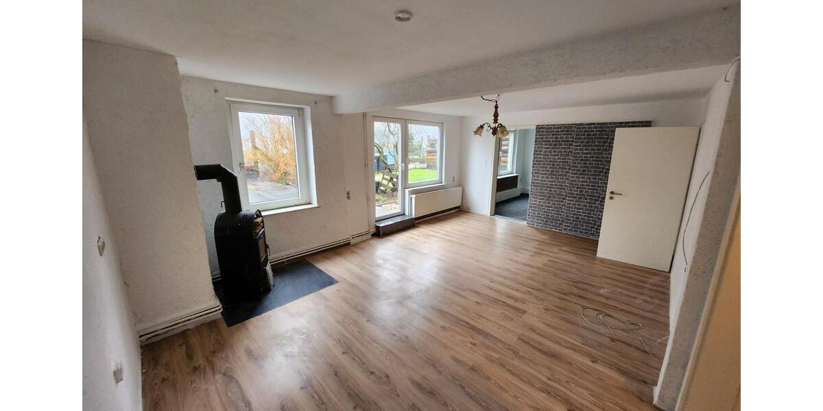 Hochparterre Stadtoldendorf - 5 Zimmer, 140 m&sup2;, 750&euro; | Angebot:26291993