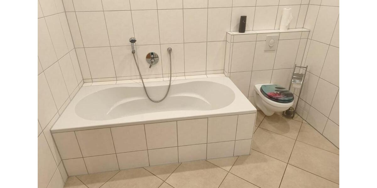 Erdgeschoßwohnung Emden Tholenswehr - 1 Zimmer, 105 m&sup2;, 900&euro; | Angebot:25377059