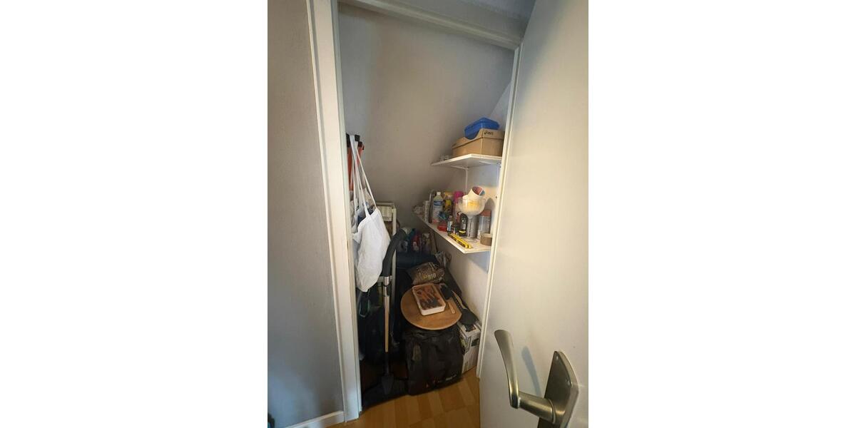 Dachgeschoßwohnung Stuttgart Degerloch - 4 Zimmer, 80 m&sup2;, 1.210&euro; | Angebot:26023510