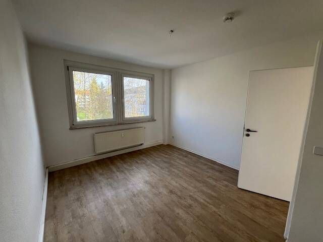 Etagenwohnung Zwickau Marienthal - 4 Zimmer, 74 m&sup2;, 480&euro; | Angebot:26205416