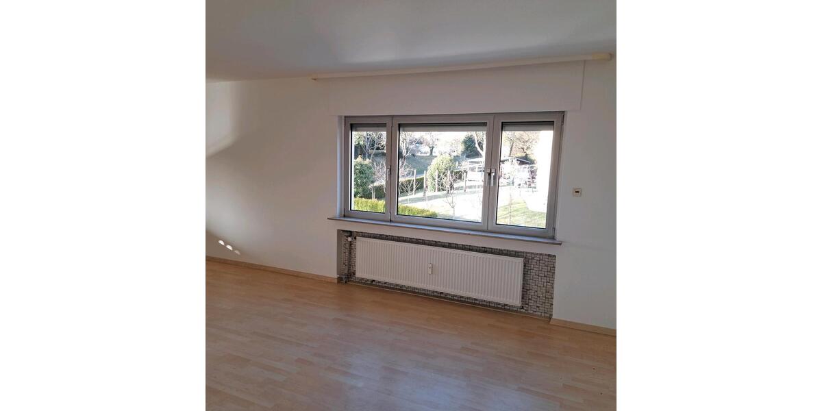 Etagenwohnung Gründau - 4 Zimmer, 118 m&sup2;, 1.150&euro; | Angebot:26014104