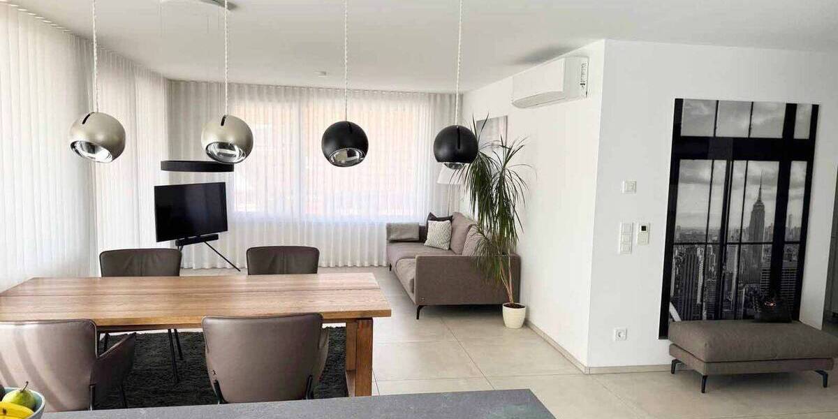 Etagenwohnung Stuttgart Uhlbach - 4 Zimmer, 126 m&sup2;, 2.100&euro; | Angebot:25971337