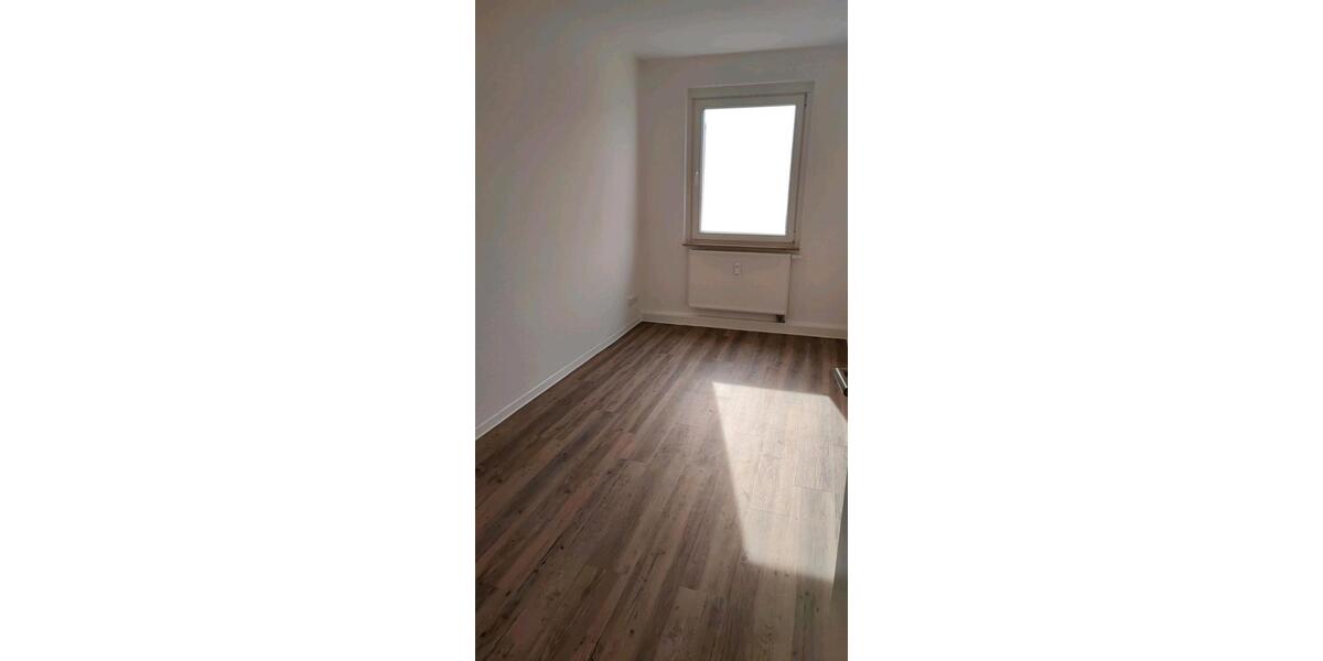 Etagenwohnung Eisenhüttenstadt - 3 Zimmer, 60 m&sup2;, 500&euro; | Angebot:24973840