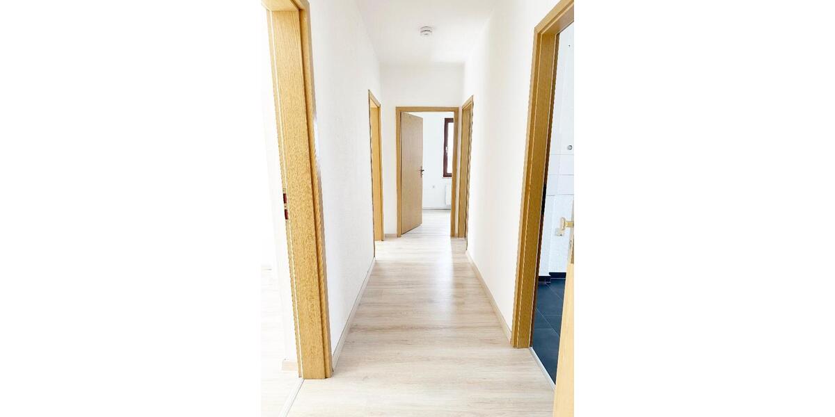 Etagenwohnung Nünchritz - 3 Zimmer, 62 m&sup2;, 320&euro; | Angebot:25979090