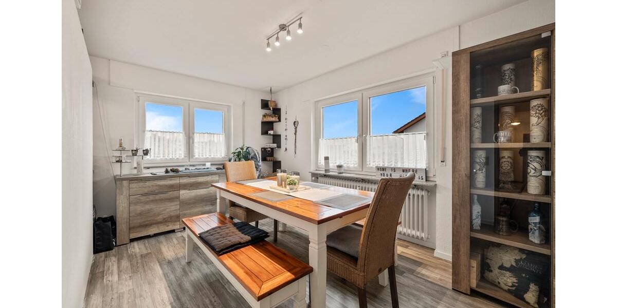 Etagenwohnung Waldshut-Tiengen Tiengen - 4 Zimmer, 108 m&sup2;, 1.100&euro; | Angebot:25403666