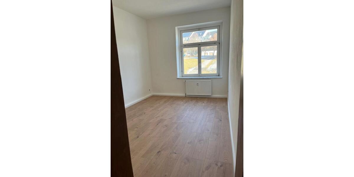 Erdgeschoßwohnung Reichenbach im Vogtland - 1 Zimmer, 37 m&sup2;, 230&euro; | Angebot:25852903
