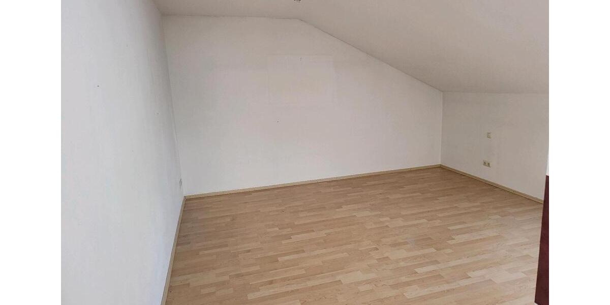 Etagenwohnung Merkendorf - 3 Zimmer, 120 m&sup2;, 840&euro; | Angebot:26120672