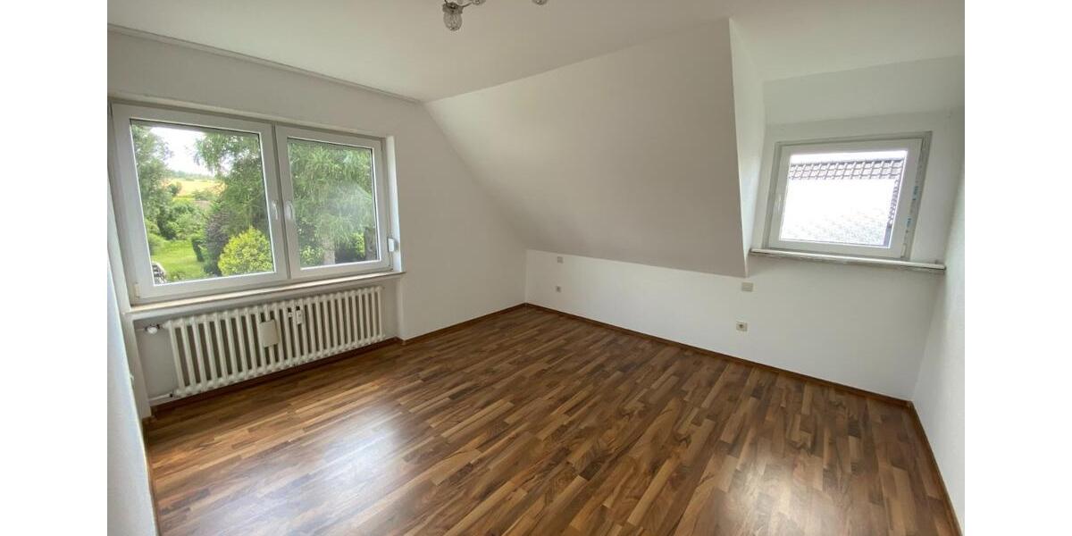 Dachgeschoßwohnung Bevern - 3 Zimmer, 73 m&sup2;, 650&euro; | Angebot:24933500