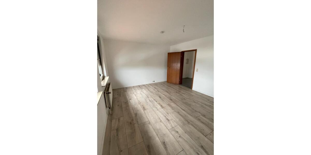 Dachgeschoßwohnung Eschwege - 2 Zimmer, 80 m&sup2;, 595&euro; | Angebot:26213108