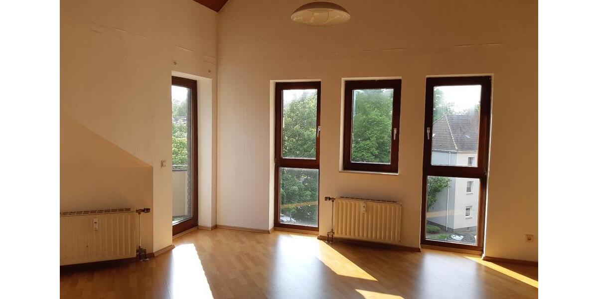 Dachgeschoßwohnung Essen Stadtbezirk III - 1.5 Zimmer, 30 m&sup2;, 406&euro; | Angebot:25258797
