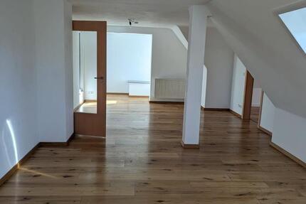 Wohnung Illertissen - 2.5 Zimmer, 72 m&sup2;, 900&euro; | Angebot:25171601