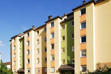 Am Stresemannplatz - gemütliche 2-Zimmer-Wohnung in der Fürther Südstadt, Herrnstr. 85 - mit Loggia und Aufzug - ohne Maklerprovision