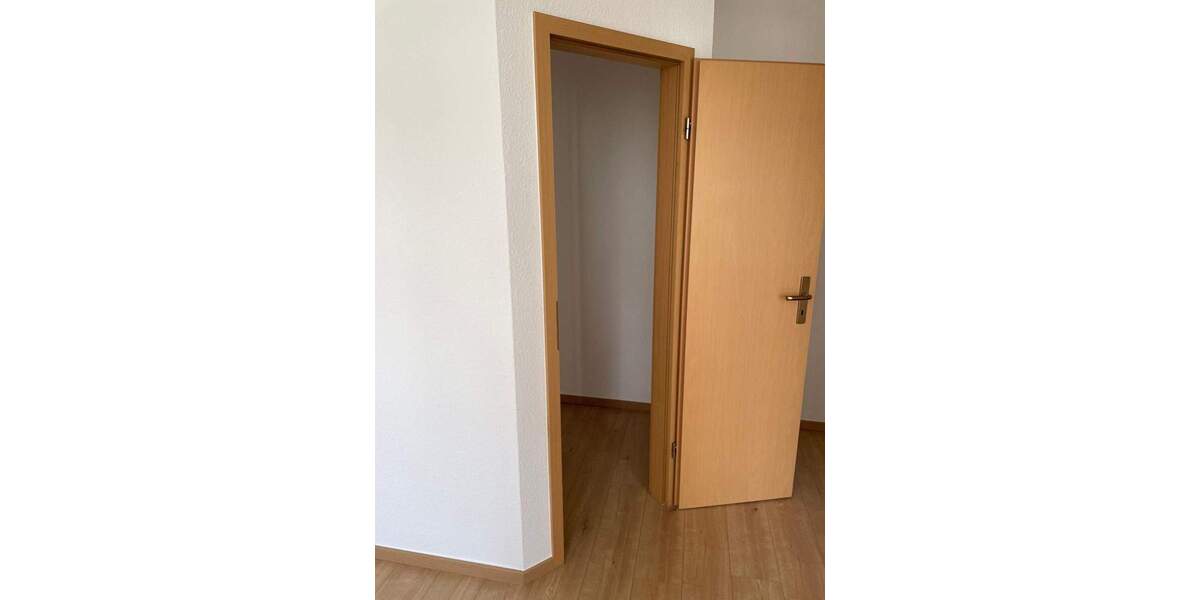 Etagenwohnung Roßwein - 3 Zimmer, 70 m&sup2;, 385&euro; | Angebot:25999174