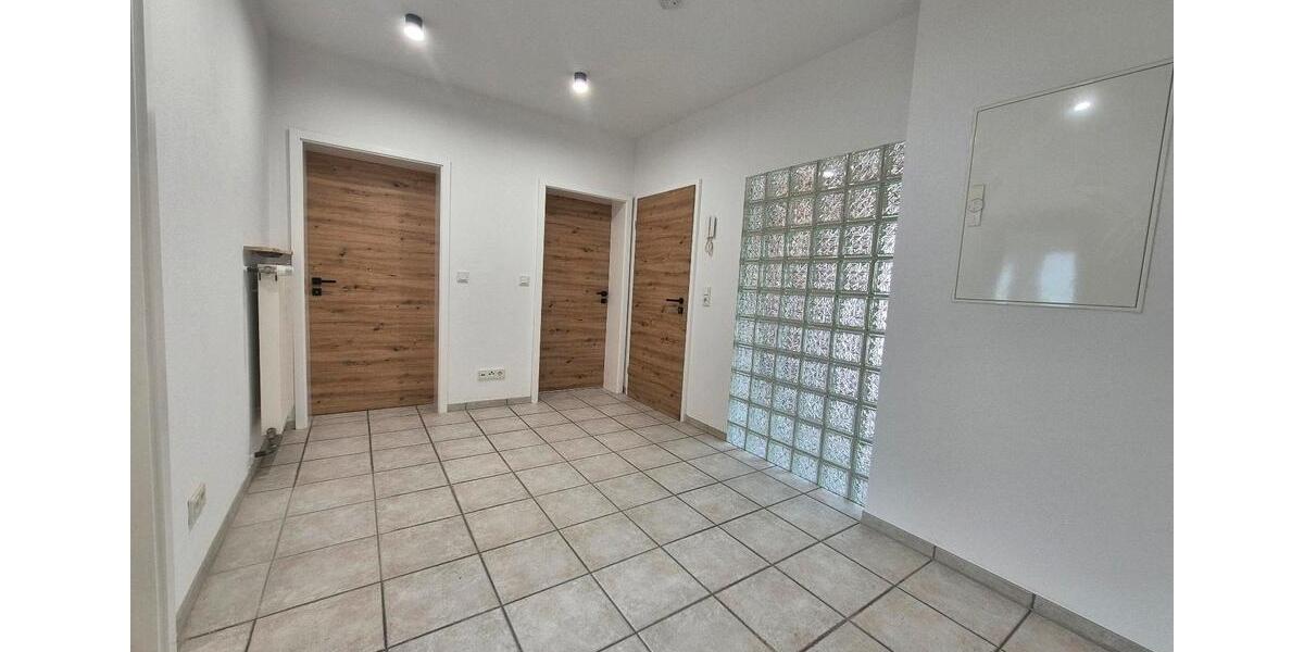 Dachgeschoßwohnung Sankt Ingbert - 1 Zimmer, 86 m&sup2;, 850&euro; | Angebot:26532843