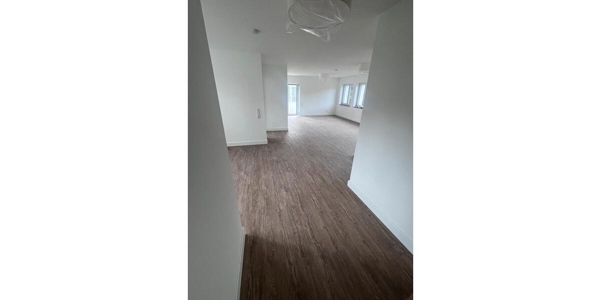 Erdgeschoßwohnung Hiddenhausen - 3 Zimmer, 136 m&sup2;, 1.215&euro; | Angebot:24456554