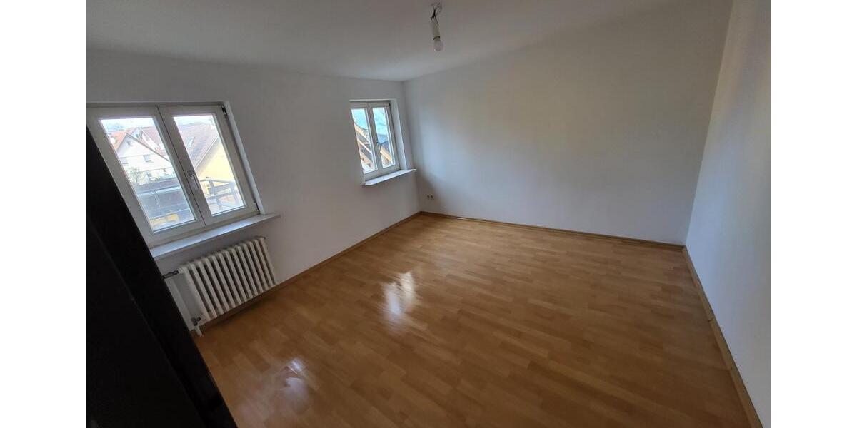 Etagenwohnung Schwaikheim - 4 Zimmer, 86 m&sup2;, 1.090&euro; | Angebot:24685779