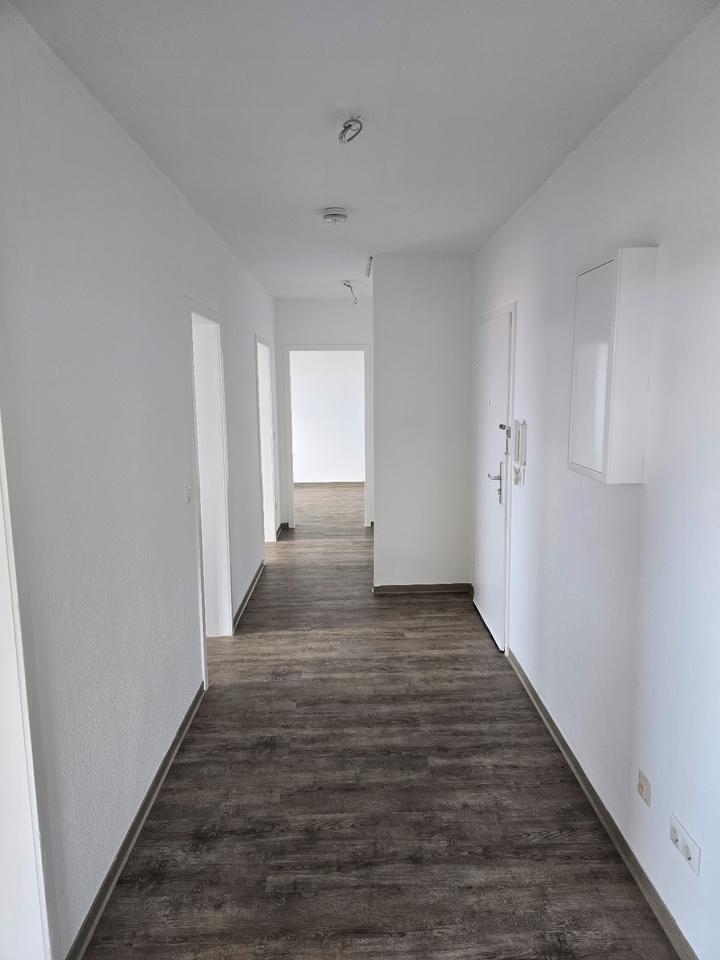 Moderne 3-Zimmer-Wohnung ca. 70,29 m² mit Loggia und Einbauküche