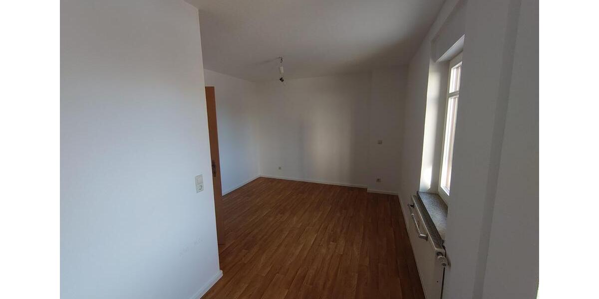 Erdgeschoßwohnung Hohenstein-Ernstthal Ernstthal - 2.5 Zimmer, 62 m&sup2;, 301&euro; | Angebot:24680888