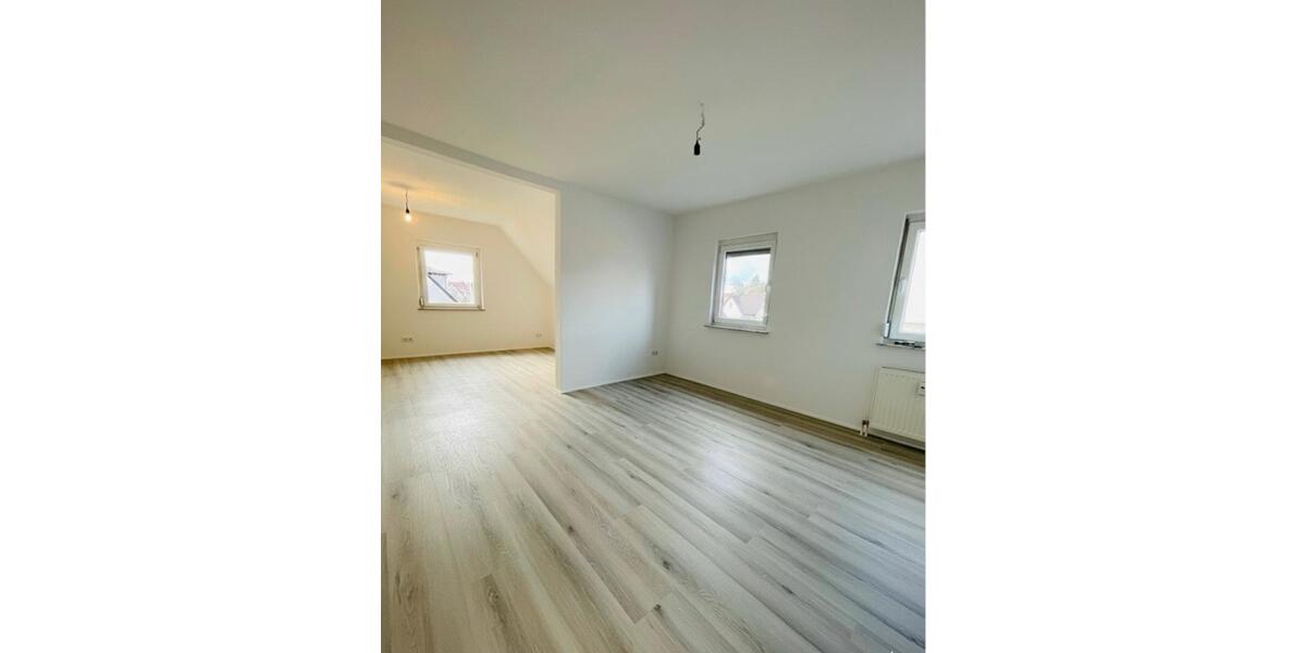 Dachgeschoßwohnung Trossingen - 4.5 Zimmer, 100 m&sup2;, 900&euro; | Angebot:23595540