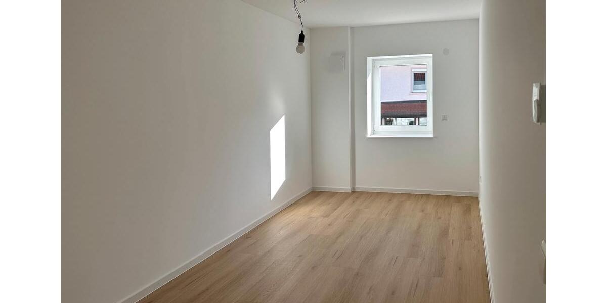 Etagenwohnung Bühl - 3 Zimmer, 80 m&sup2;, 1.200&euro; | Angebot:25340802