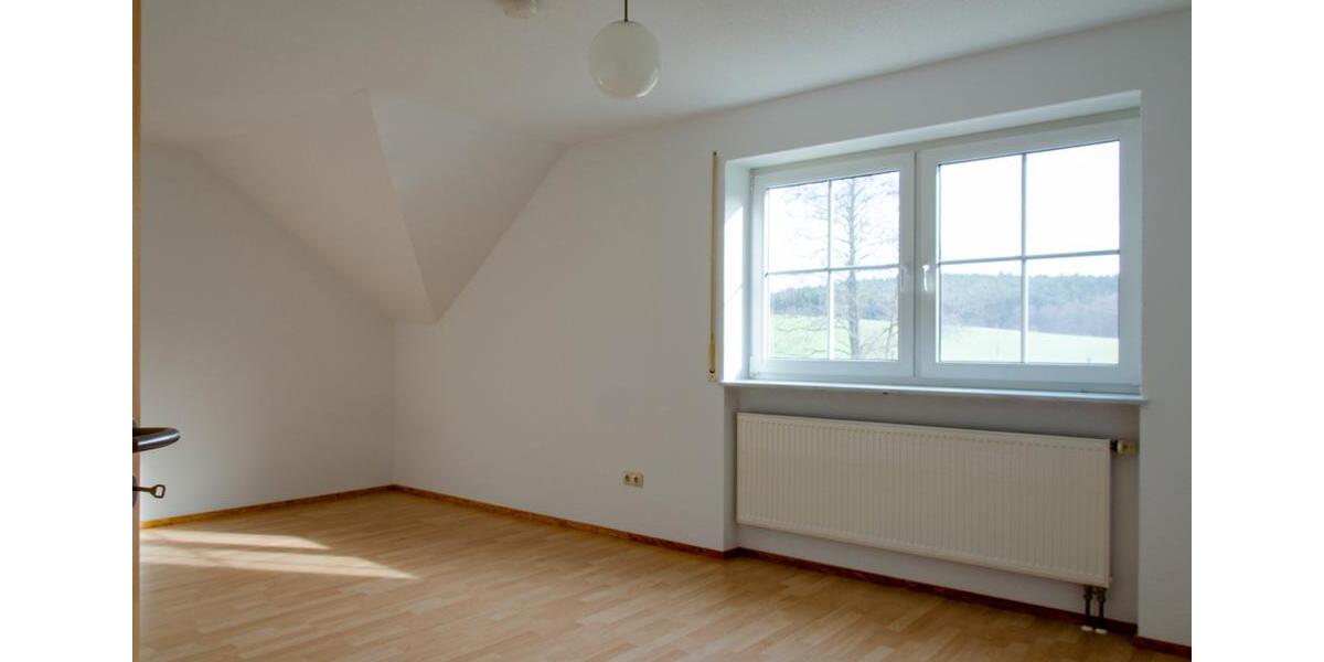 Dachgeschoßwohnung Pegnitz - 4 Zimmer, 158 m&sup2;, 1.090&euro; | Angebot:24772395