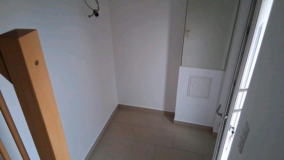 Schöne 2 Zimmer Dachgeschosswohnung ab sofort zu vermieten 2 zimmer