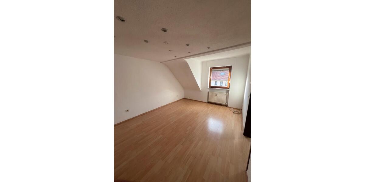 Etagenwohnung Völklingen - 5 Zimmer, 110 m&sup2;, 500&euro; | Angebot:25722968