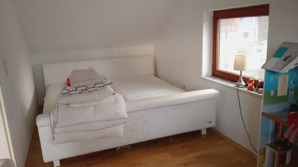 Einfamilienhaus Köln Rodenkirchen - 2 Zimmer, 61 m&sup2;, 700&euro; | Angebot:25055005