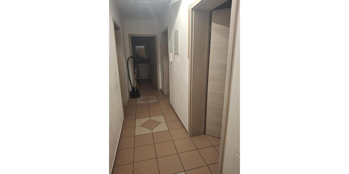 Etagenwohnung Butzbach - 3 Zimmer, 90 m&sup2;, 950&euro; | Angebot:26385293