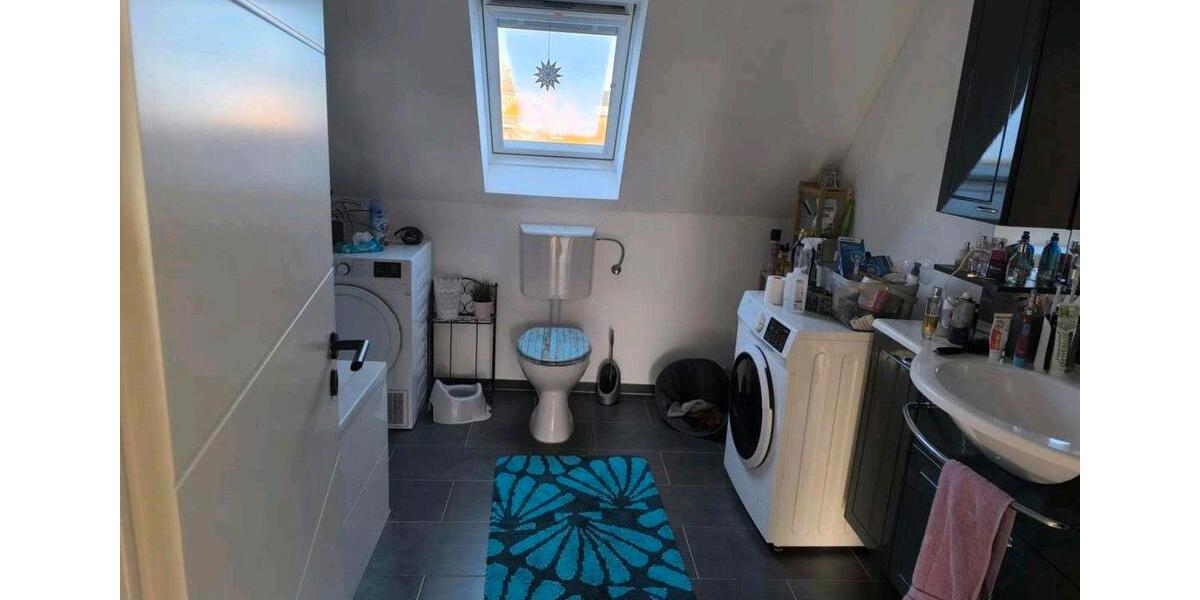 Dachgeschoßwohnung Osterrönfeld - 3.5 Zimmer, 83 m&sup2;, 1.200&euro; | Angebot:26215623