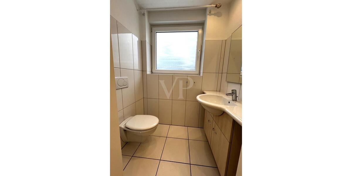 Erdgeschoßwohnung Iserlohn - 5 Zimmer, 180 m&sup2;, 1.600&euro; | Angebot:24791702