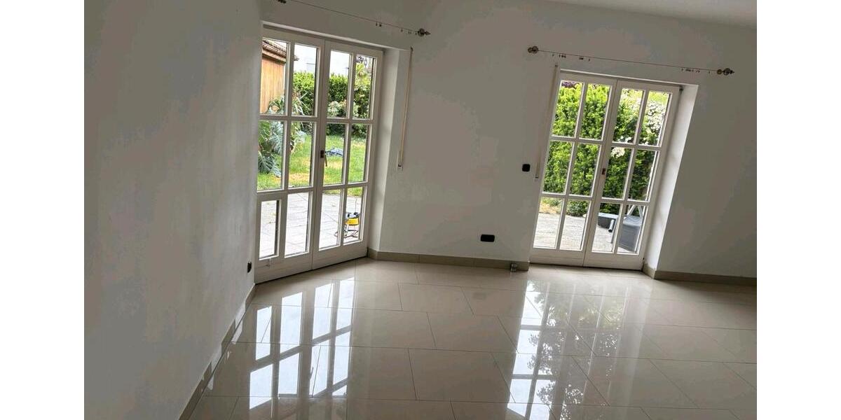 Erdgeschoßwohnung Ingolstadt Münchener Straße - 2 Zimmer, 200 m&sup2;, 1.850&euro; | Angebot:26580901