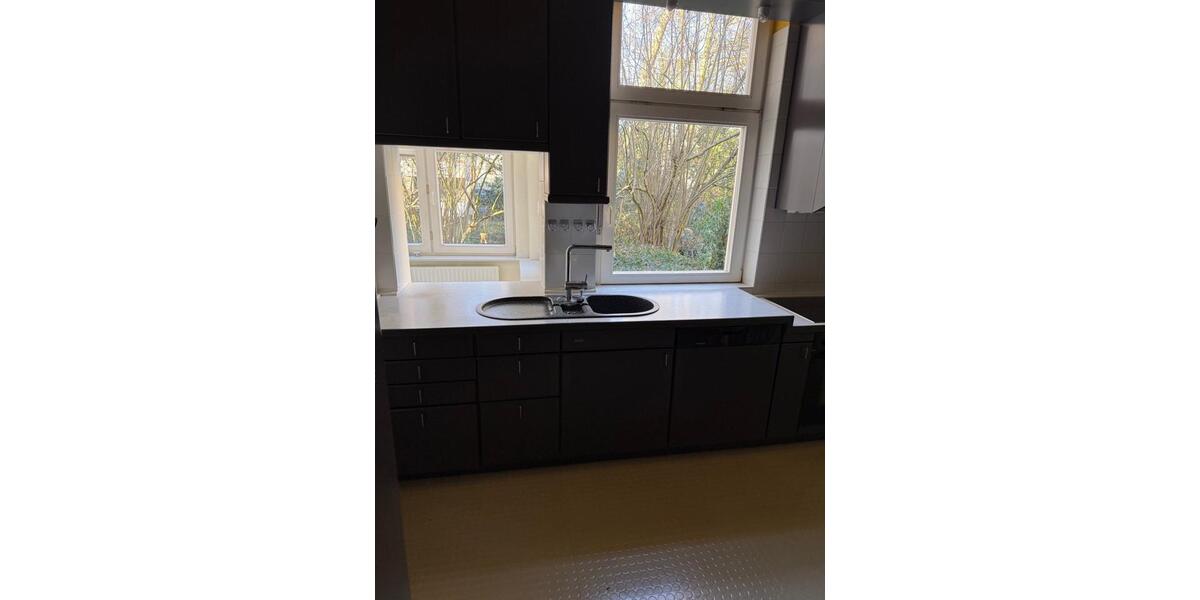 Erdgeschoßwohnung Oldenburg Dobbenviertel - 7 Zimmer, 220 m&sup2;, 2.700&euro; | Angebot:25341094