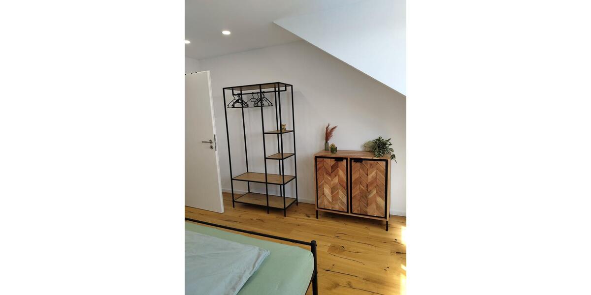 Dachgeschoßwohnung Untersiemau - 2 Zimmer, 60 m&sup2;, 1.400&euro; | Angebot:26531536