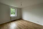 **FRISCH SANIERT**HELLE 2-Zimmerwohnung MIT BALKON + GROßEM TAGESLICHBAD**