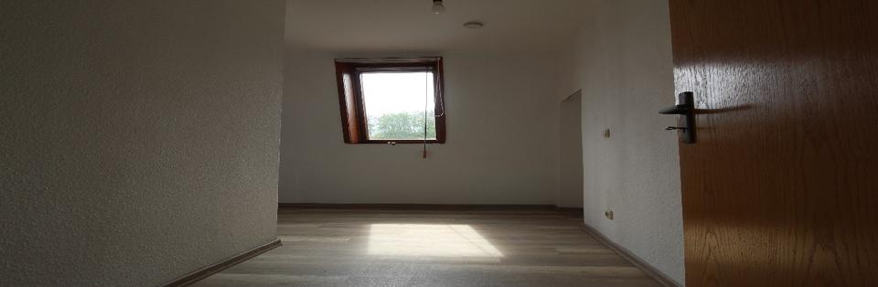Dachgeschoßwohnung Lunzenau - 4 Zimmer, 81 m&sup2;, 430&euro; | Angebot:24940982