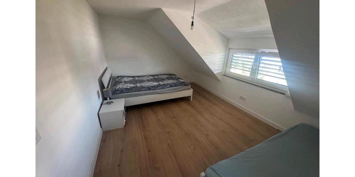 Dachgeschoßwohnung Mühlacker - 2 Zimmer, 55 m&sup2;, 1.000&euro; | Angebot:26522940