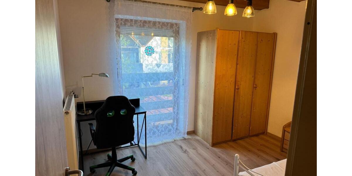 Etagenwohnung Kösching - 4 Zimmer, 160 m&sup2;, 480&euro; | Angebot:25996055