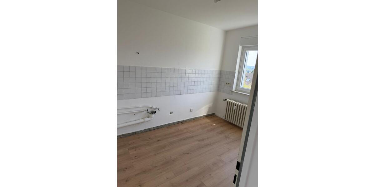 Etagenwohnung Steinbach (Taunus) - 4 Zimmer, 94 m&sup2;, 1.450&euro; | Angebot:25875044