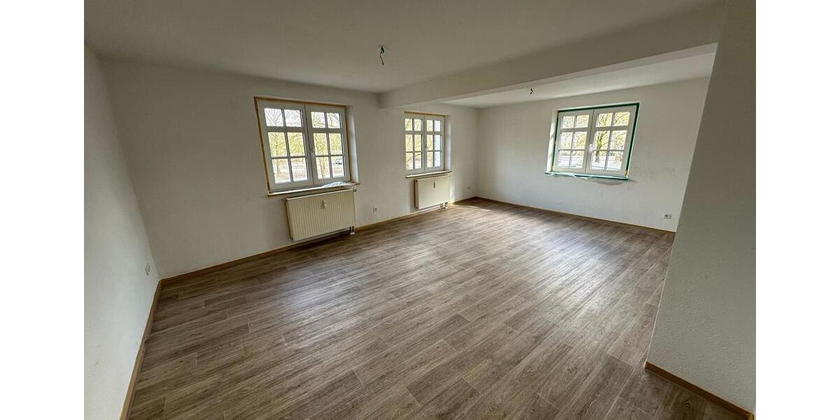 Etagenwohnung Ansbach - 4 Zimmer, 100 m&sup2;, 670&euro; | Angebot:25253065