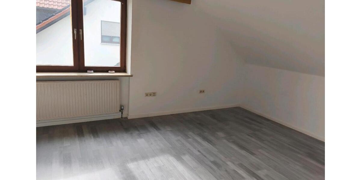 Etagenwohnung Freudenberg - 5 Zimmer, 120 m&sup2;, 820&euro; | Angebot:25922025