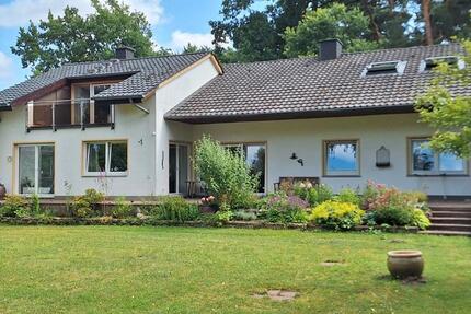 Haus Lage - 6 Zimmer, 235 m&sup2;, 1.250&euro; | Angebot:26665107