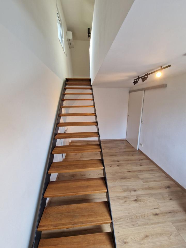 Moderne helle 2,5 Zimmer Maisonette Wohnung
