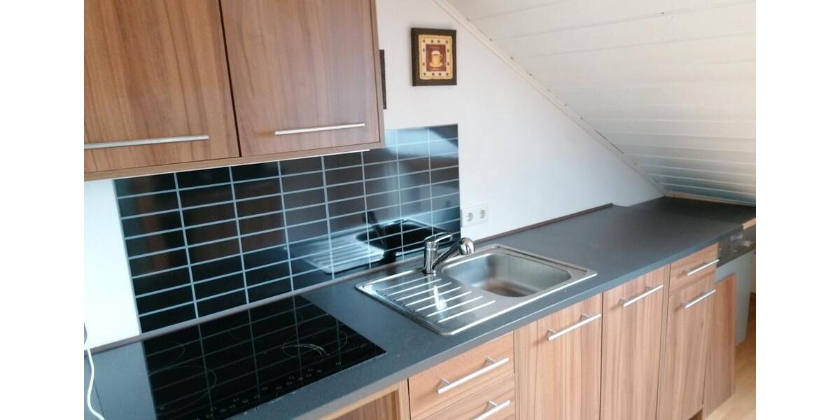 Dachgeschoßwohnung Brakel - 3 Zimmer, 88 m&sup2;, 430&euro; | Angebot:25782660