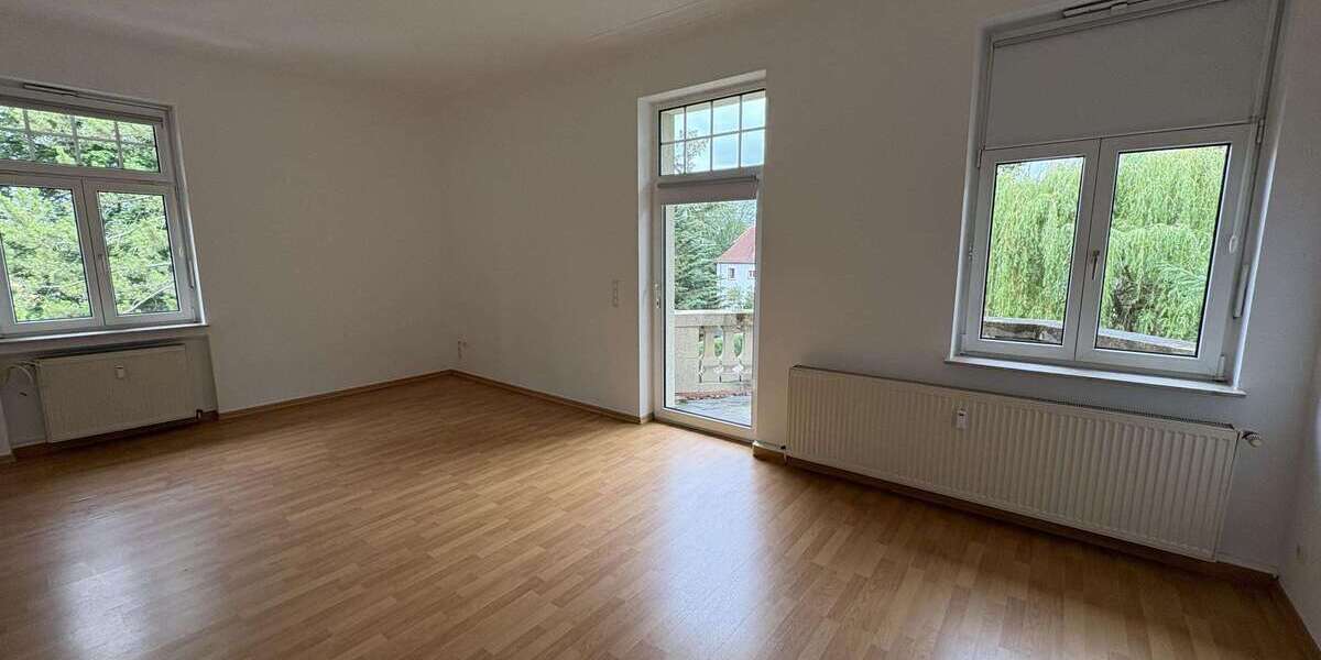 Etagenwohnung Meerane - 3 Zimmer, 121 m&sup2;, 700&euro; | Angebot:26162974