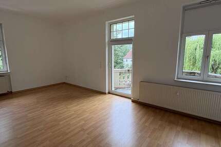 Wohnung Meerane - 3 Zimmer, 121 m&sup2;, 700&euro; | Angebot:26162974